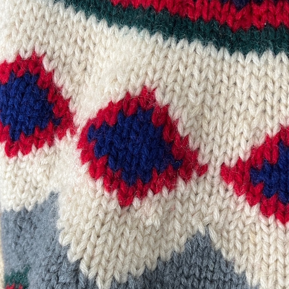 Vintage fair isle hand knit wool Crewneck Sweater Sz Large, cream, blue,red - Picture 7 of 12